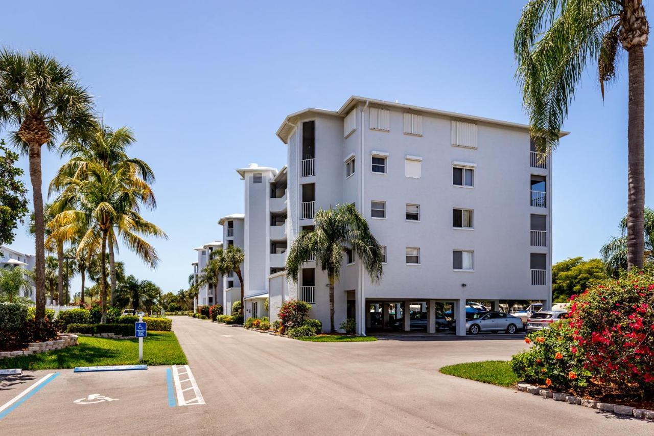 Royal Pelican 381 Fort Myers Beach Exterior photo