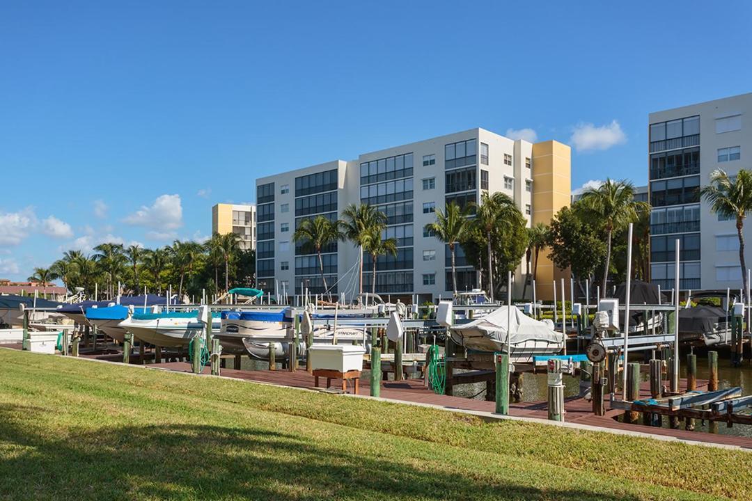 Royal Pelican 381 Fort Myers Beach Exterior photo